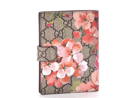 Gucci Passport Case Monogram GG Supreme Blooms Print 